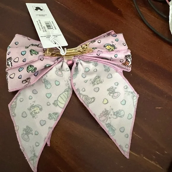 Bow Clip A Princess’s Best Friend - Picture 3 of 4